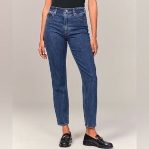 Abercrombie and Fitch the mom high rise medium wash jeans size 26 SHORT 2S
